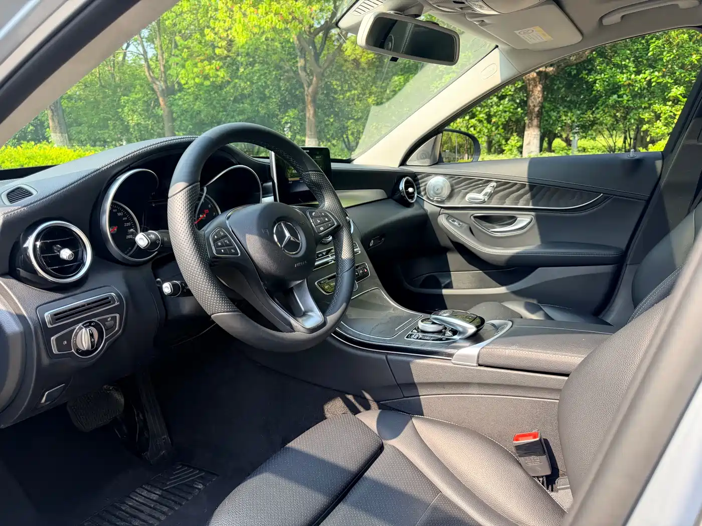 Mercedes-Benz C-Class 2017 C 180 L Sport фото 10