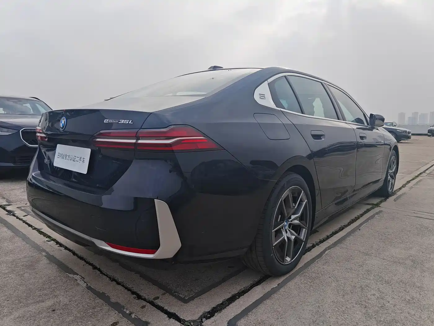 BMW i5 2024 eDrive 35L Premium Luxury Package фото 5