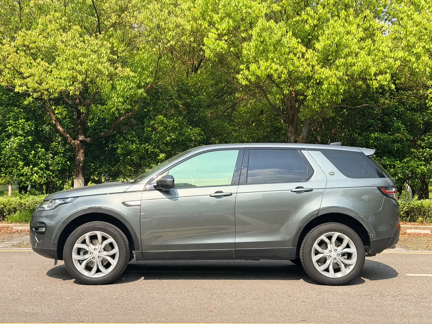Land Rover Discovery Sport 2019 240PS HSE Edition China V фото 3