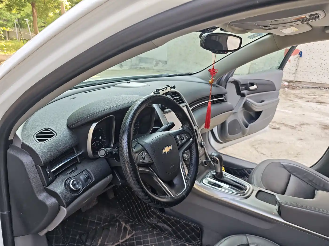 Chevrolet Malibu 2014 2.0L Automatic Luxury фото 13