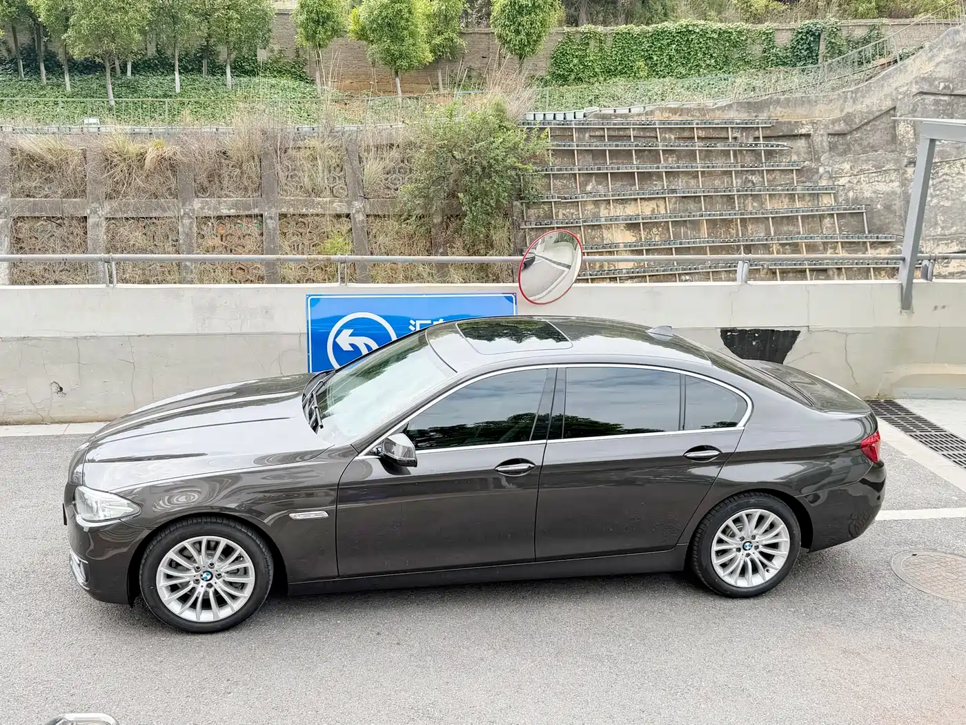 BMW 5 Series 2017 525Li Luxury Design Package фото 4