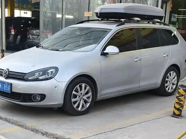 Volkswagen Golf (Import) 2011 Model 1.4TSI Luxury Touring фото 3