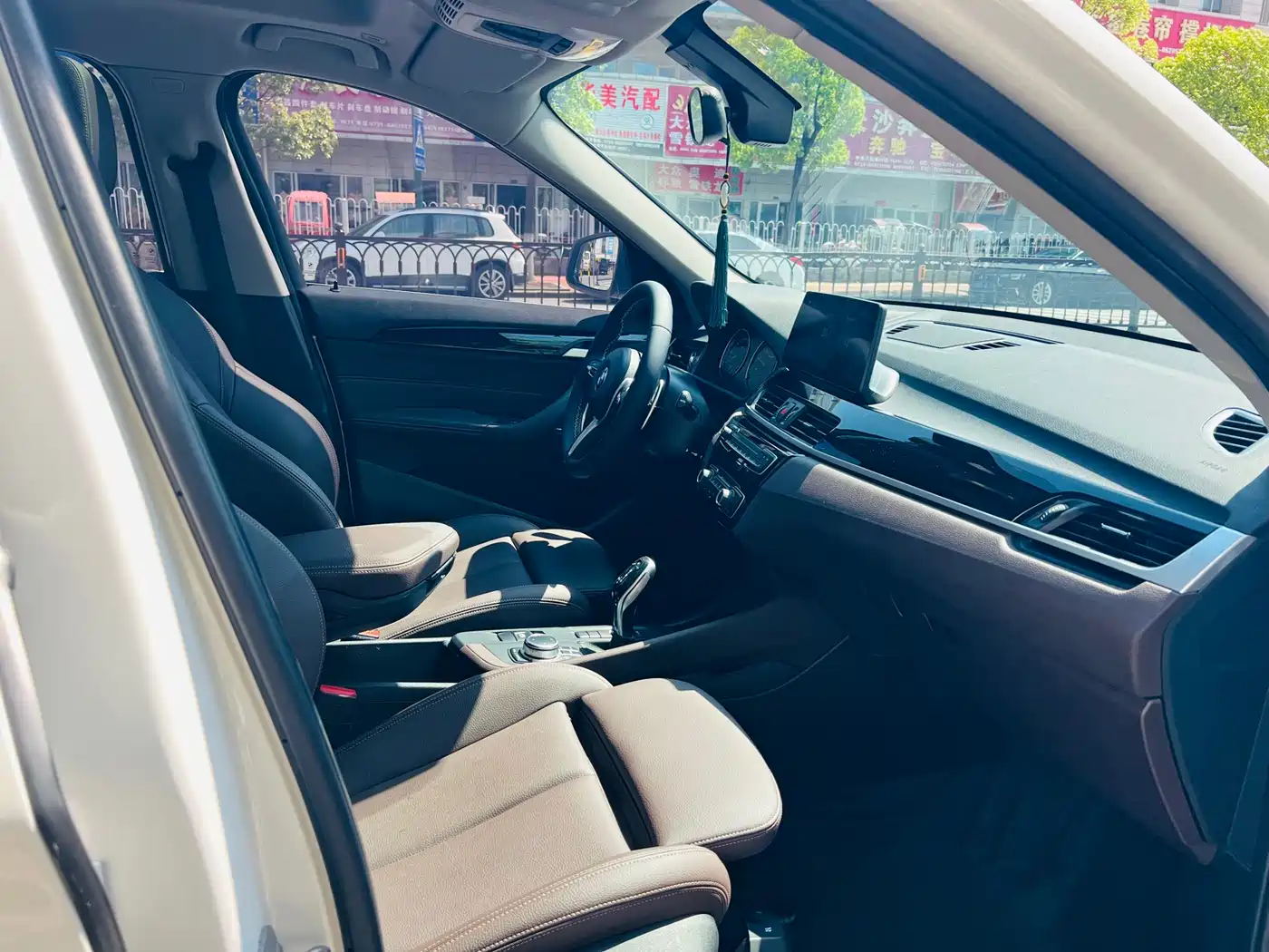 BMW X1 2022 sDrive20Li Fashion фото 5