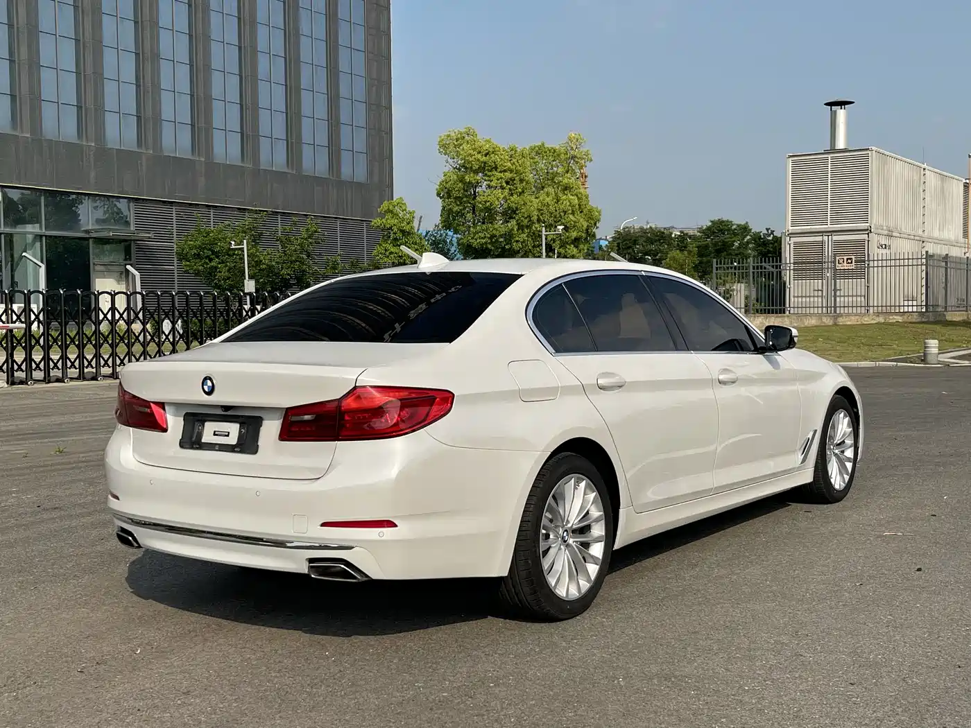 BMW 5 Series 2020 525Li Luxury Package фото 6