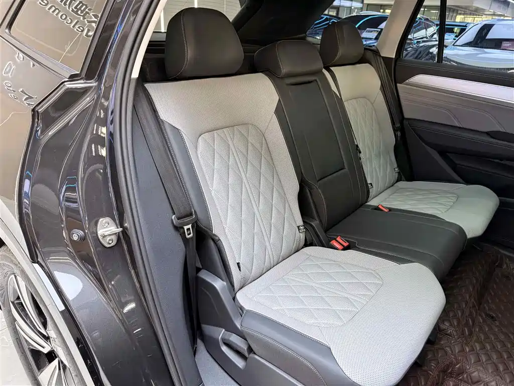 Volkswagen Talagon 2023 380TSI 4WD R-Line Touring Edition фото 14