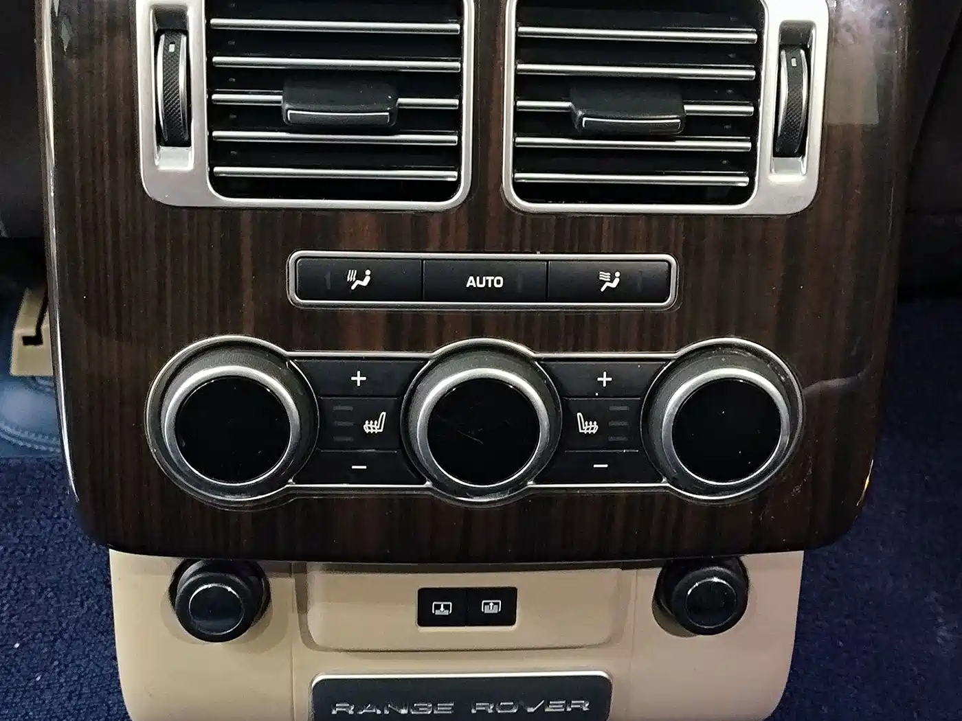 Photo 10 - Land Rover Range Rover