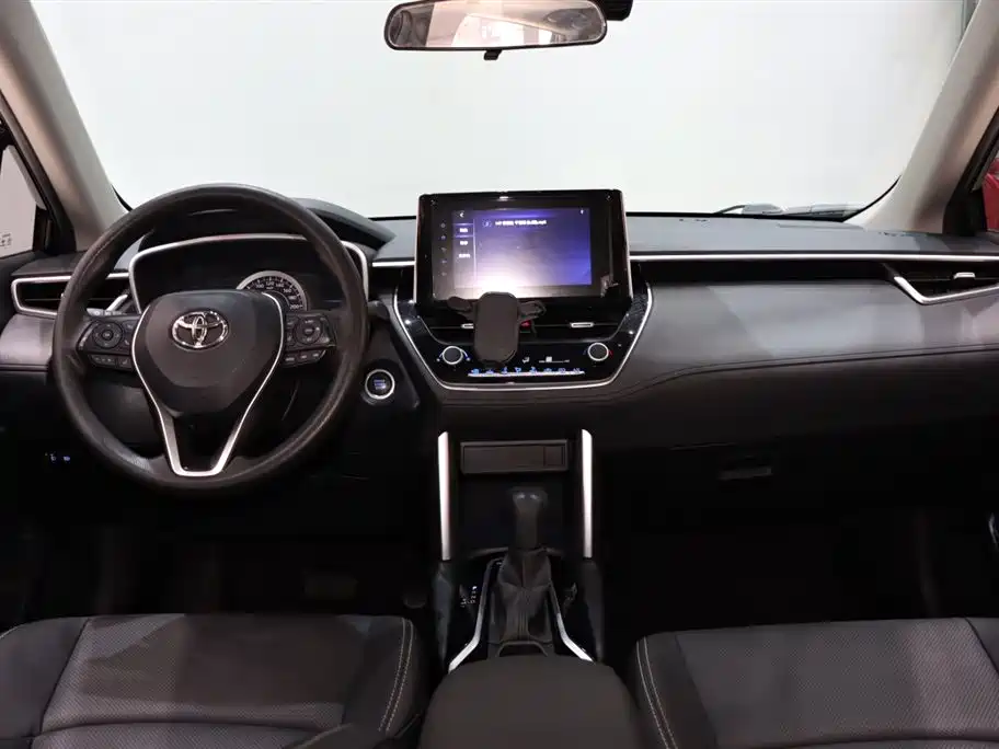Toyota Frontlander 2022 2.0L CVT Luxury Edition фото 11