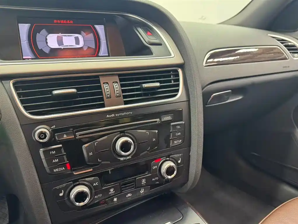 Audi A4L 2015 35 TFSI Auto Comfort фото 10