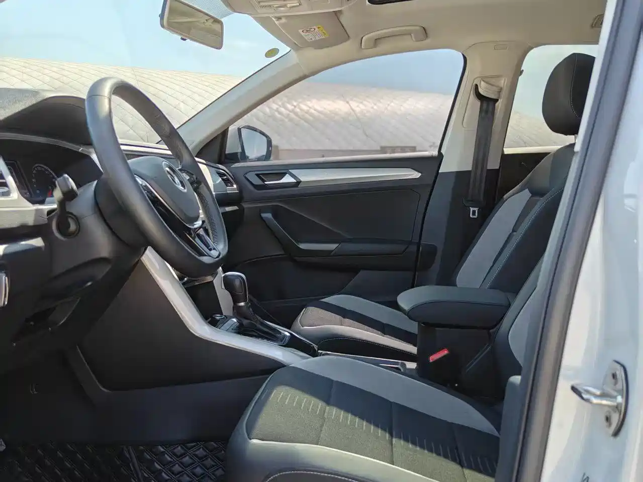 Volkswagen T-ROC 2022 280TSI DSG 2WD Elite PLUS фото 19