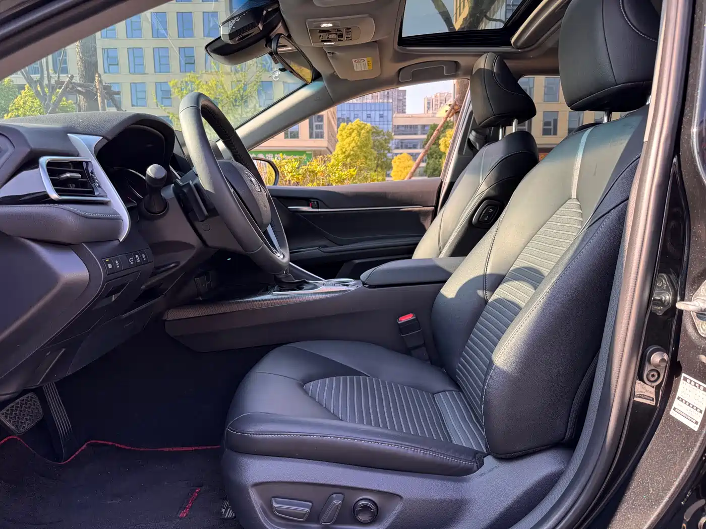 Toyota Camry 2022 2.0S Knight Edition фото 6