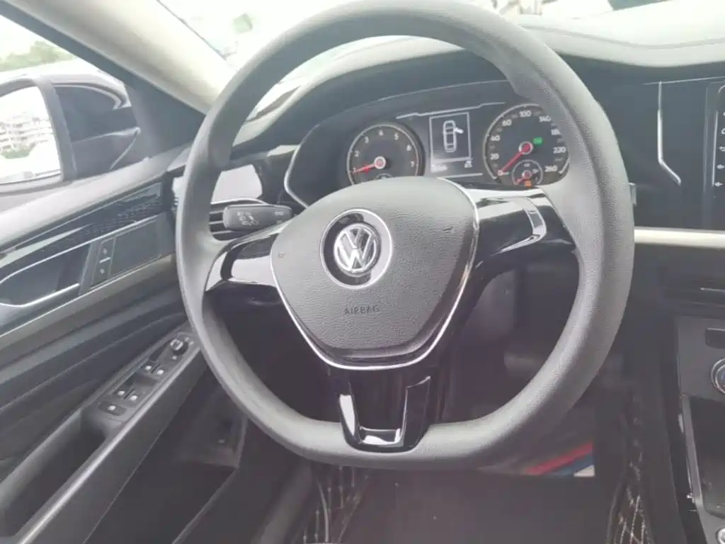 Фото 11 - Volkswagen Passat