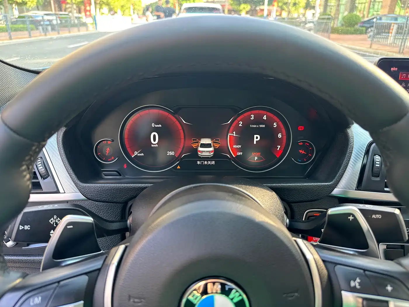 BMW 3 Series 2018 320i M Sport Black Night Edition фото 14