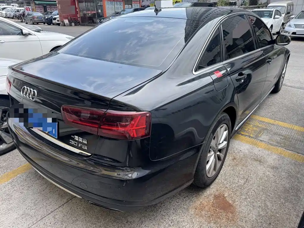 Фото 6 - Audi A6L