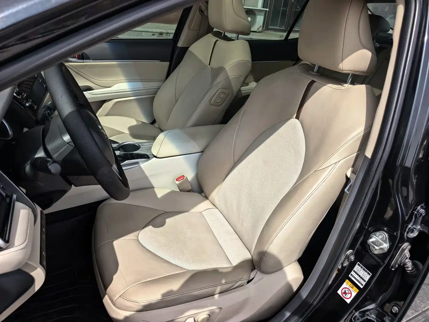 Toyota Camry 2018 Hybrid 2.5HG Luxury Edition фото 11