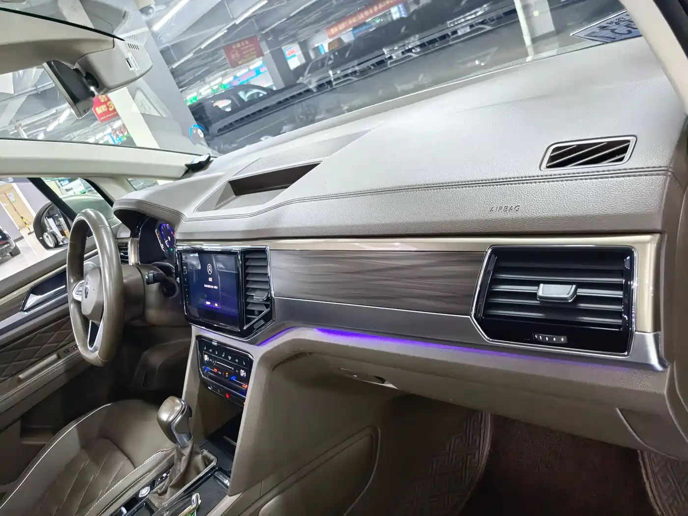 Volkswagen Viloran 2020 380TSI Premium фото 31