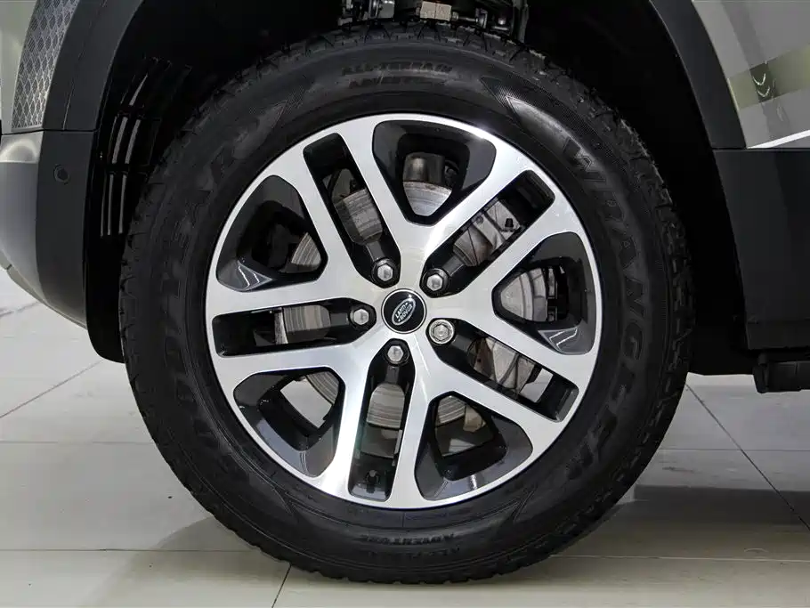 Land Rover Defender 2023 Facelift 110 3.0T P400 Dark Special Edition фото 12