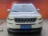Photo 2 - Jeep Grand Commander