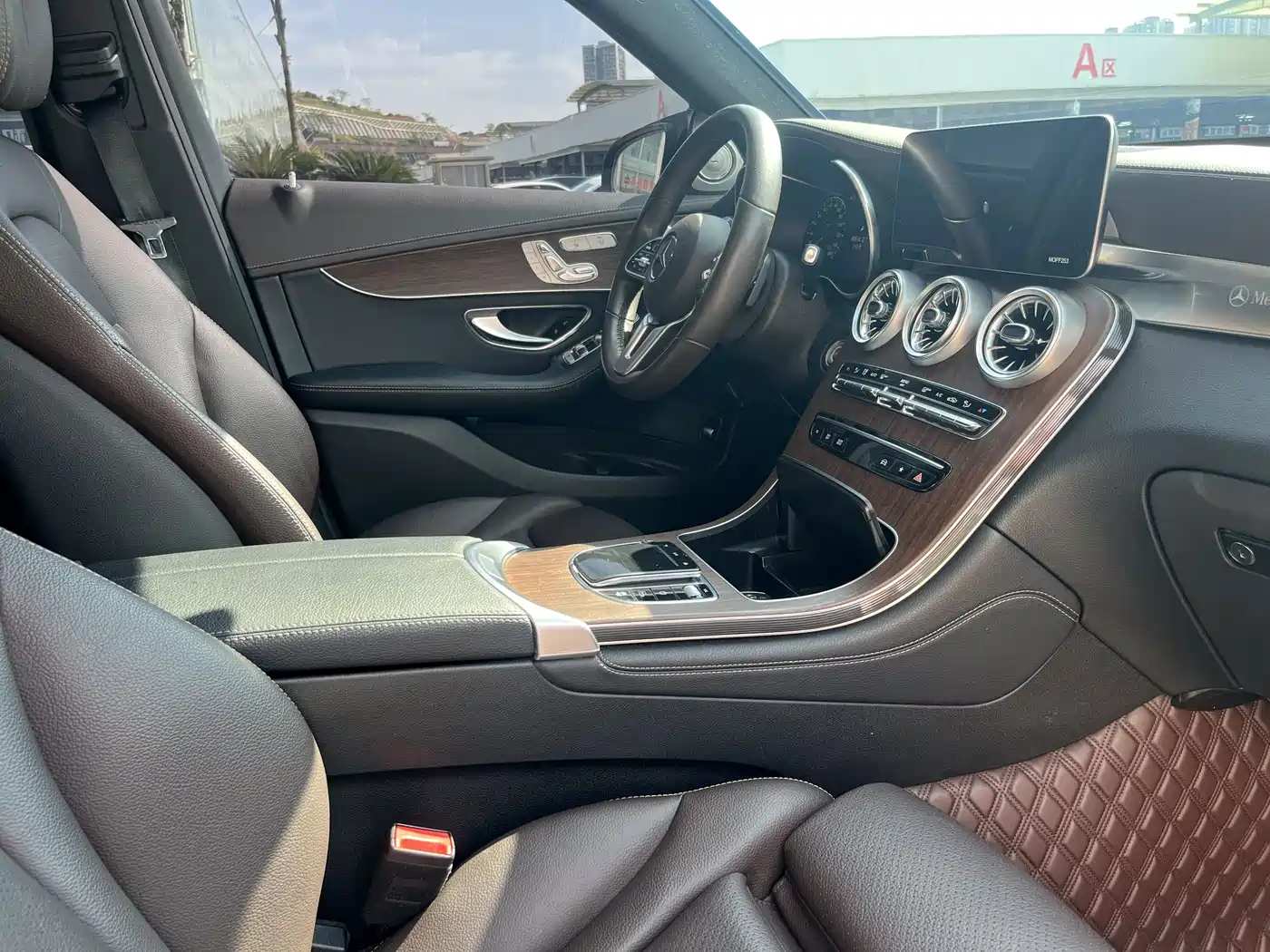 Mercedes-Benz GLC 2020 Facelift GLC 300 L 4MATIC Dynamic фото 4