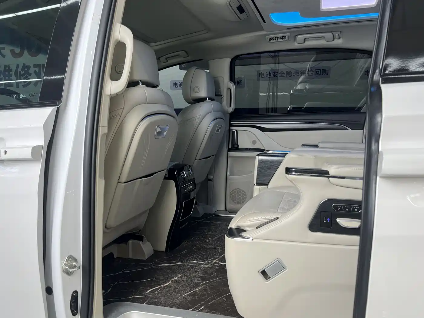 Buick GL8 2021 ES Landlord 653T Comfort фото 14