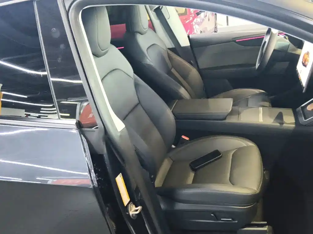 Фото 25 - Tesla Model Y