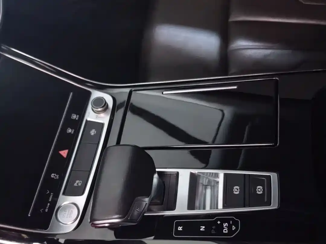 Audi A8 2018 A8L 55 TFSI quattro Launch Elite фото 13
