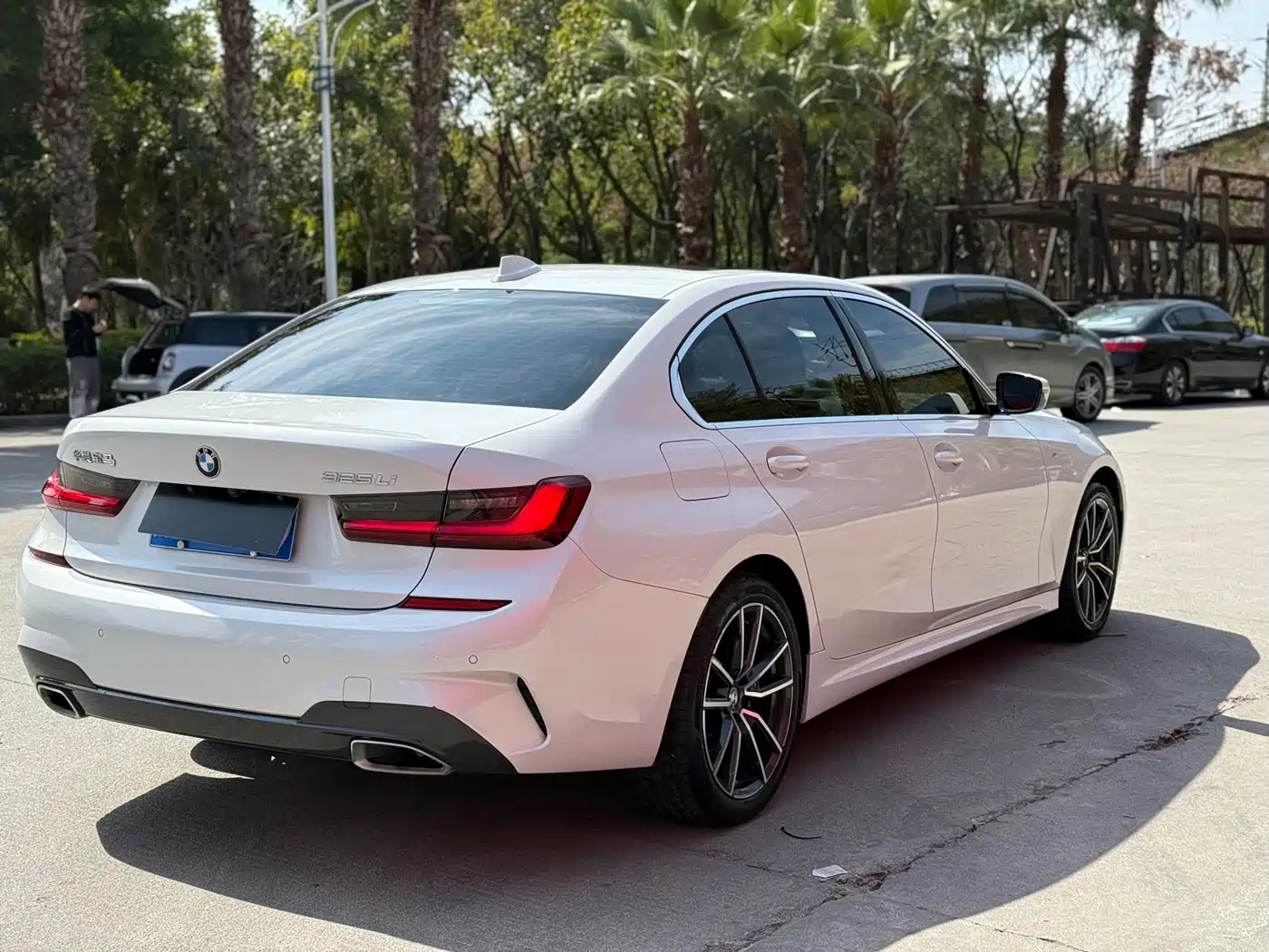 BMW 3 Series 2021 325Li M Sport Package фото 6
