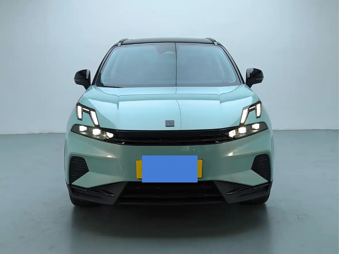 Lynk & Co 06 EM-P 2023 Model EM-P 126 Long Range Halo фото 2