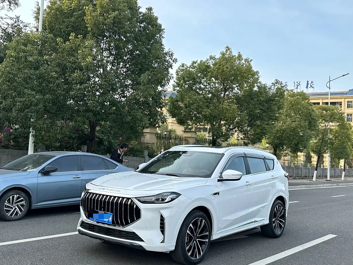 Jetour X70 PLUS 2023 1.6T DCT Champion PLUS 7-seater