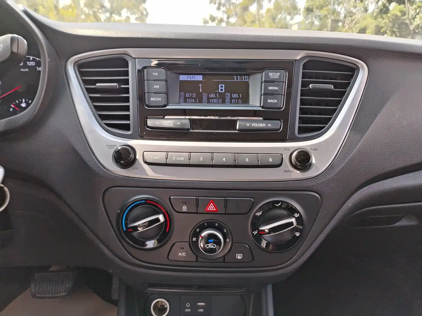 Hyundai Verna 2016 1.4L Automatic Cool Edition GLS фото 12
