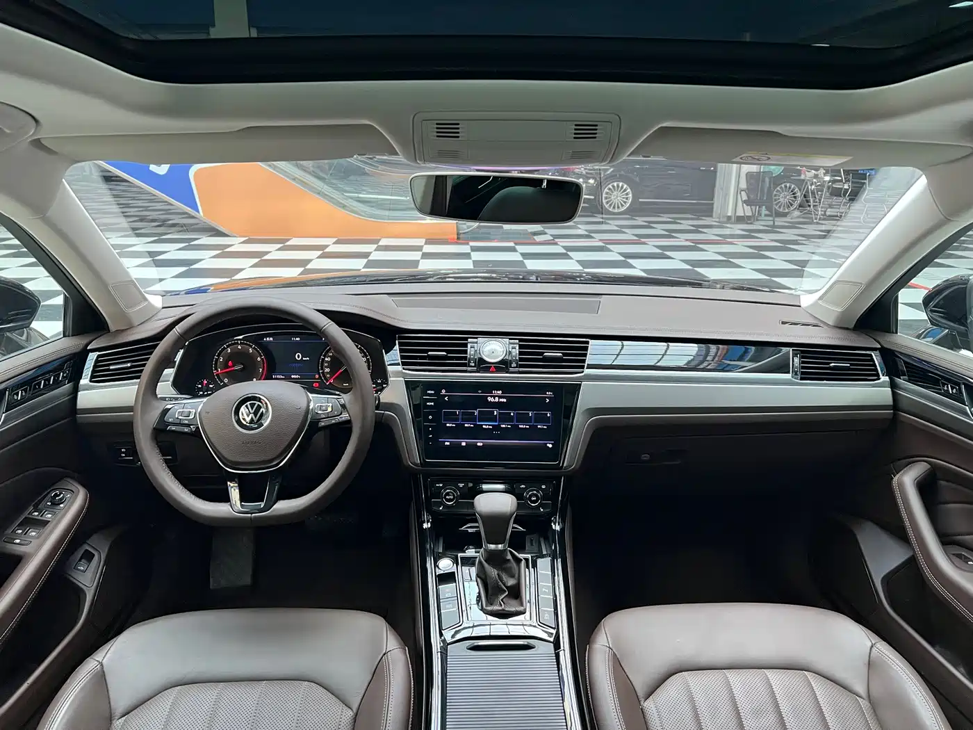 Volkswagen Phideon 2021 380TSI Luxury Edition фото 10