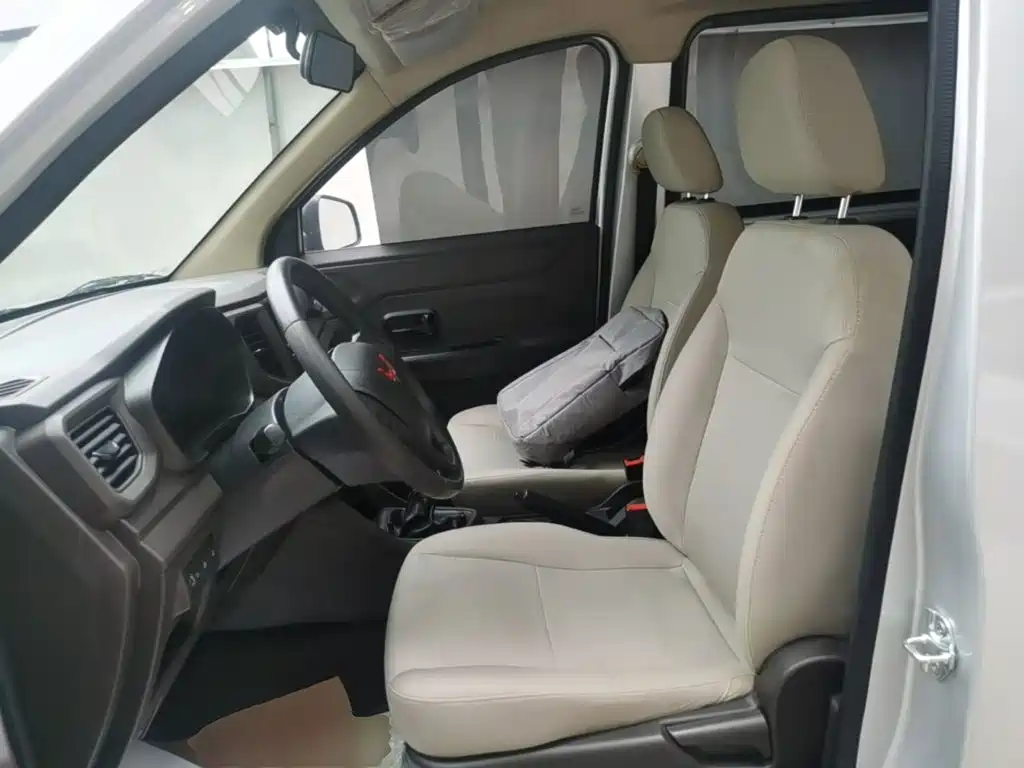 Wuling Motors Wuling Hongguang V 2025 2022 1.5L Power Take Edition Electric Power Steering LAR