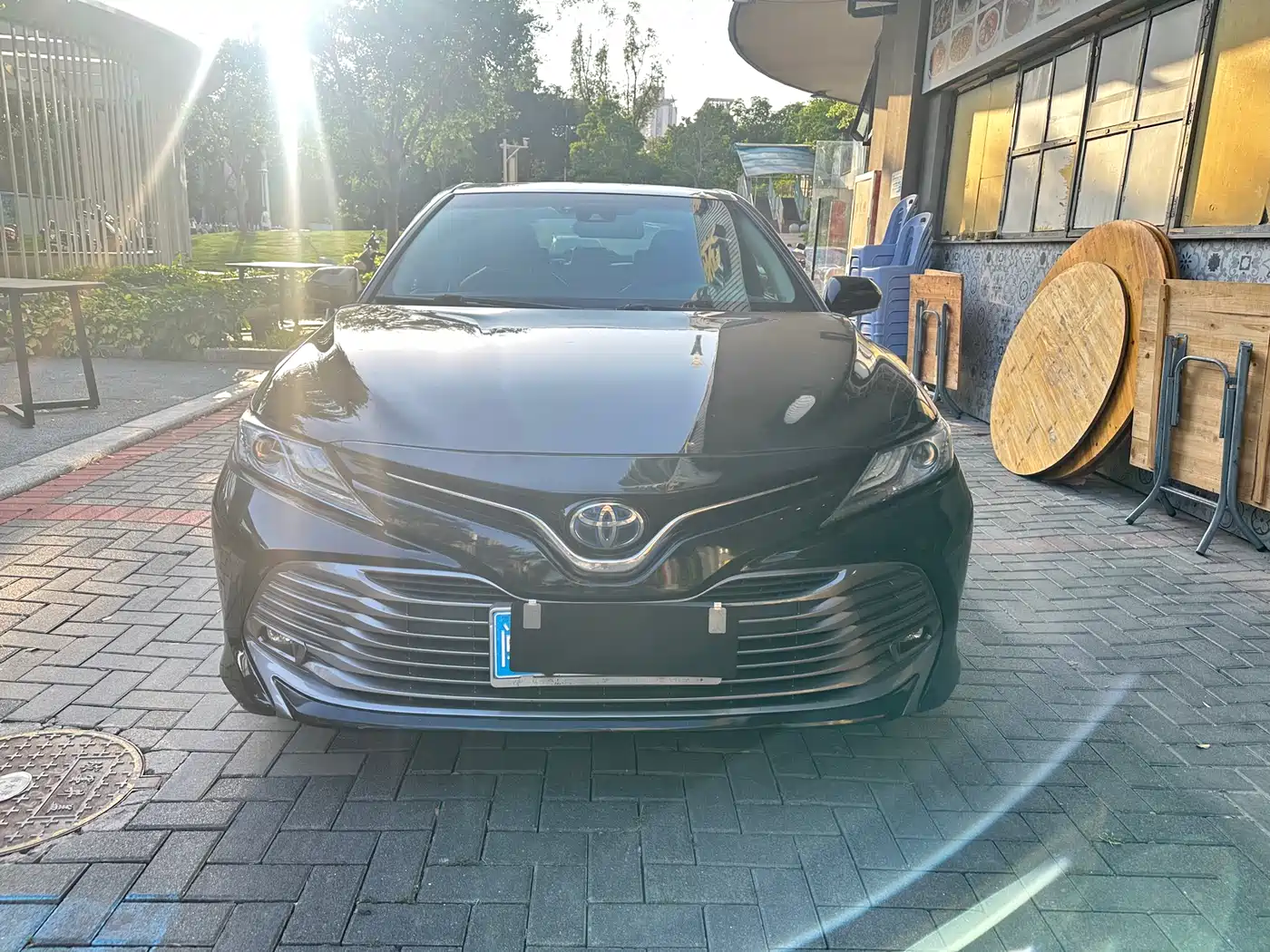 Toyota Camry 2018 Hybrid 2.5HG Luxury Edition фото 2
