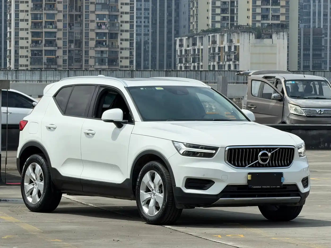 Фото 5 - Volvo XC40