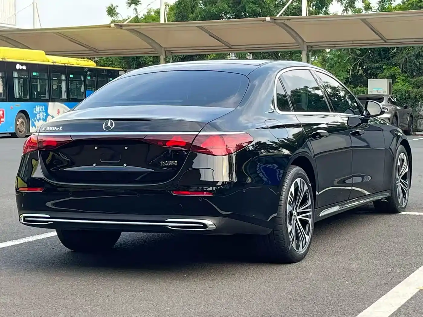 Mercedes-Benz E-Class New Energy 2024 E 350 e L Plug-in Hybrid Sports Sedan фото 7