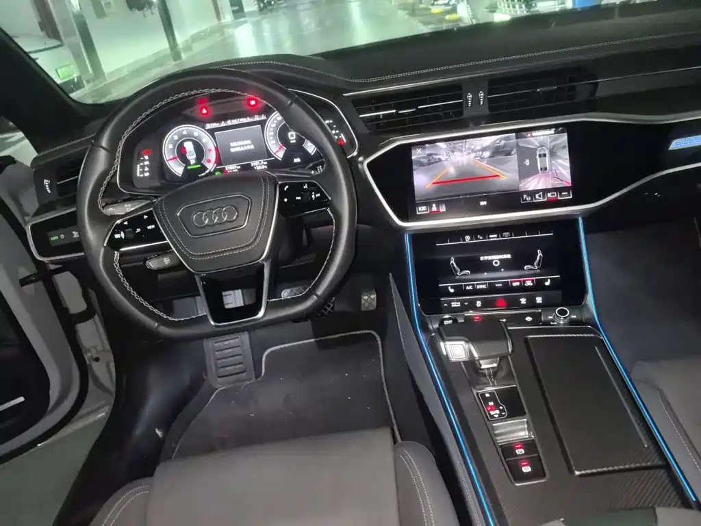 Photo 11 - Audi A7L
