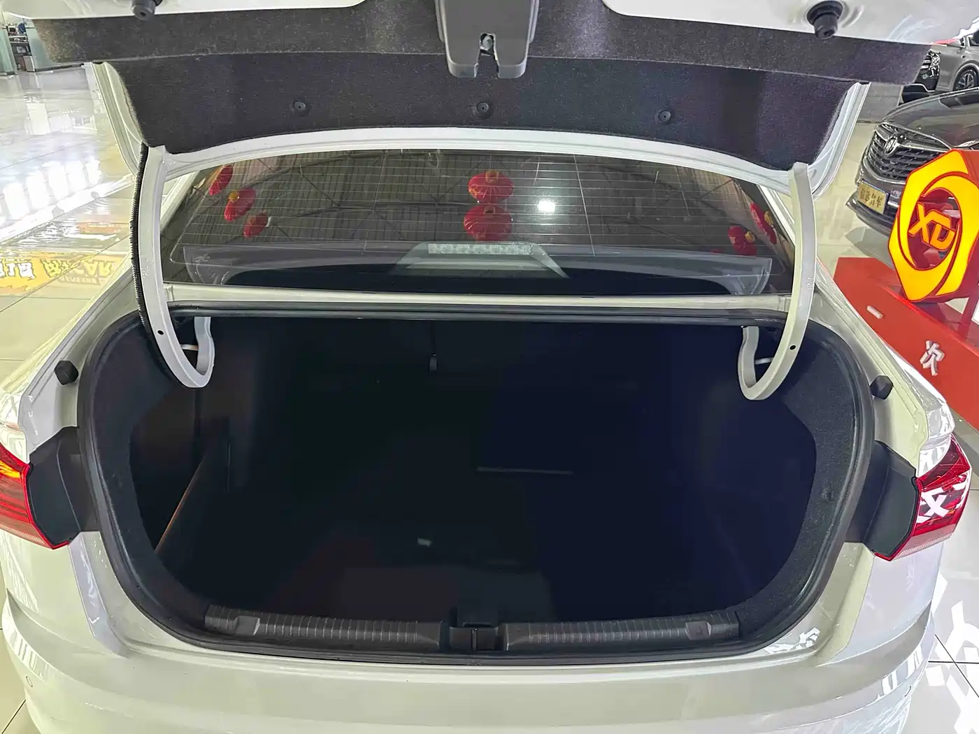 Volkswagen Bora 2021 1.5L Automatic Elite Smart Edition фото 19