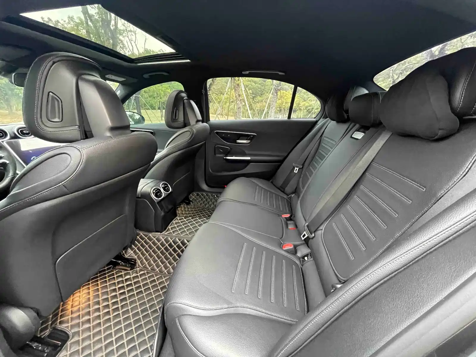Фото 6 - Mercedes-Benz C-Class