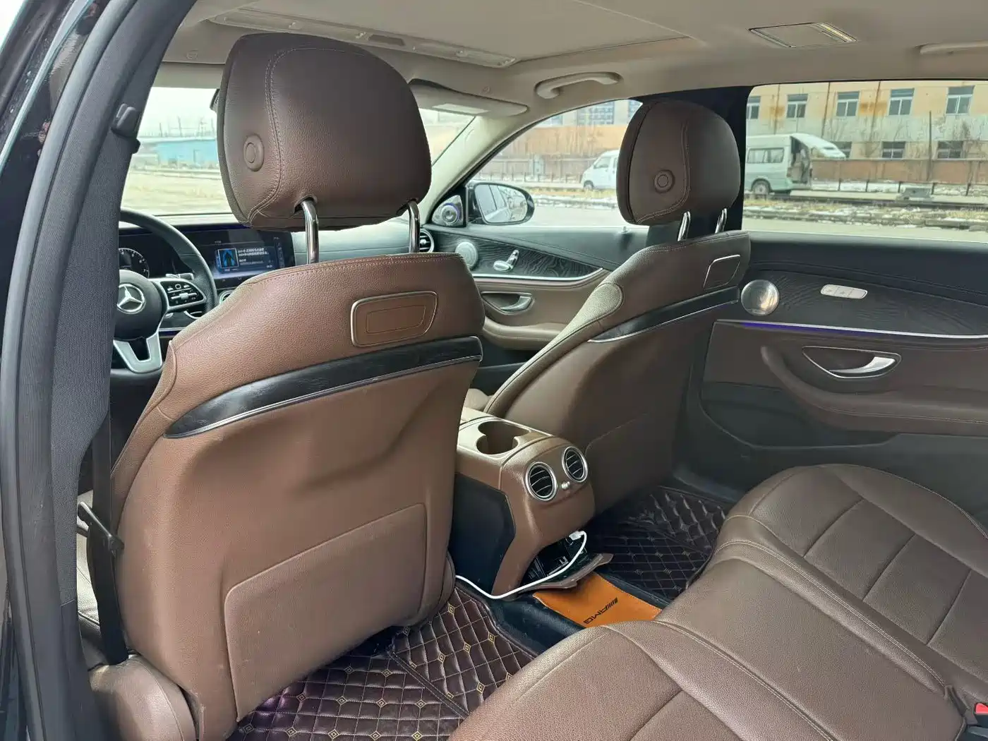 Mercedes-Benz E-Class 2016 E 200 L Sport Type фото 6