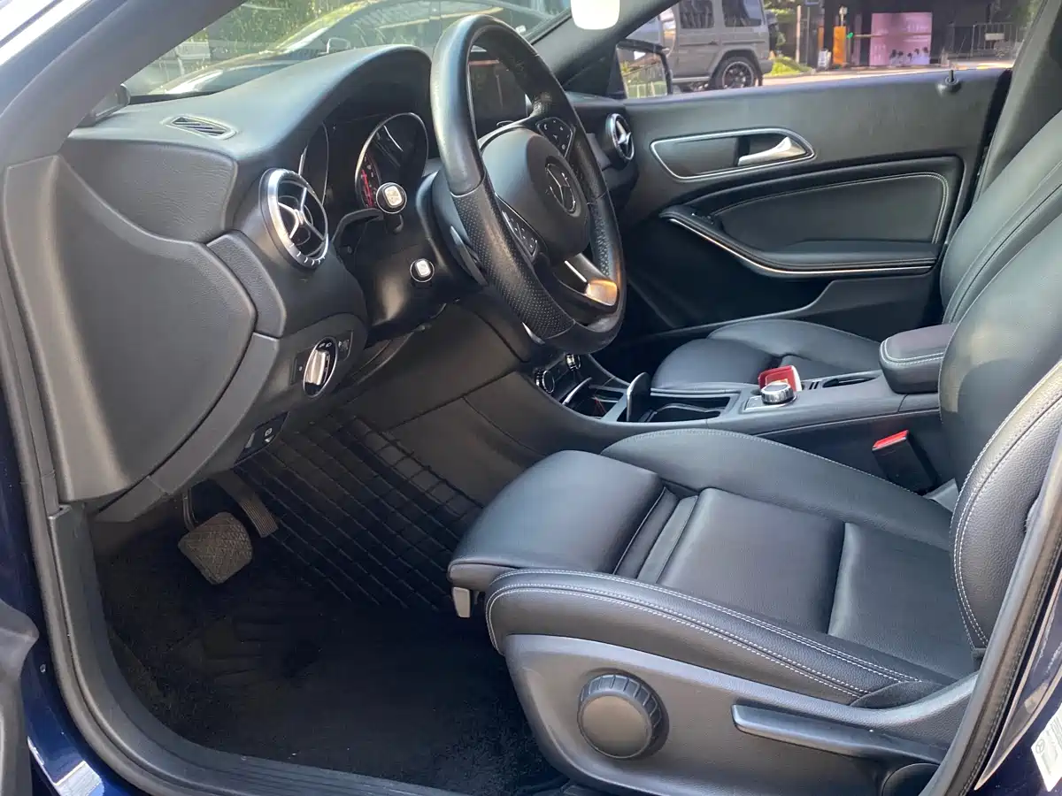 Mercedes-Benz CLA (Import) 2018 CLA 200 Dynamic Edition фото 13