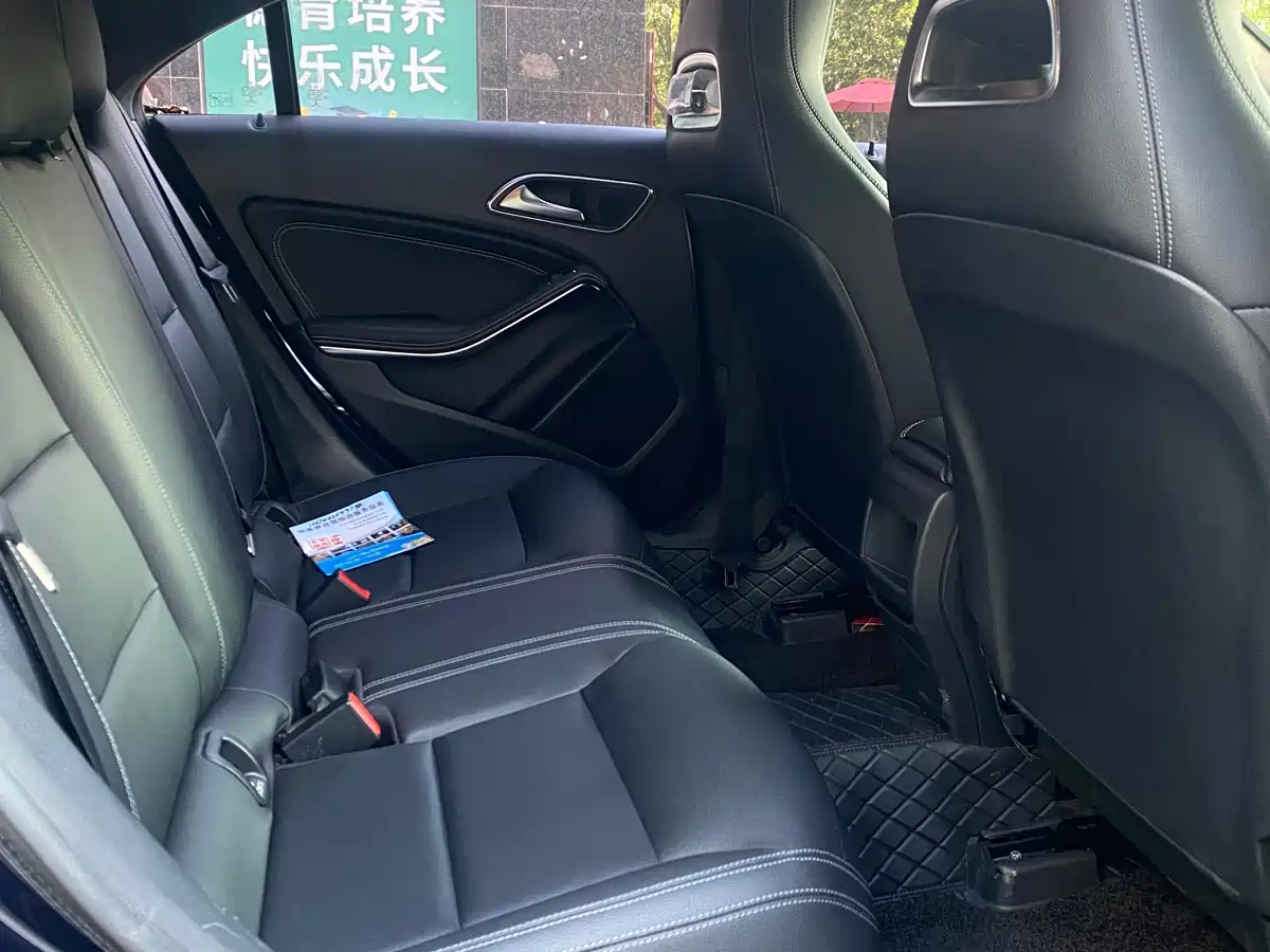 Mercedes-Benz CLA (Import) 2018 CLA 200 Dynamic Edition фото 8