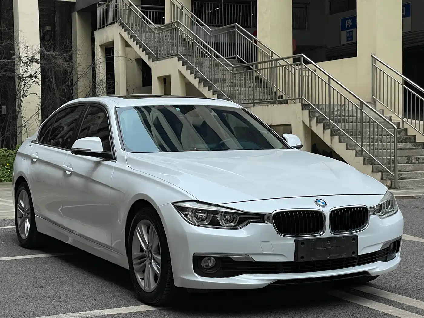 BMW 3 Series 2016 320Li Fashion Model фото 3