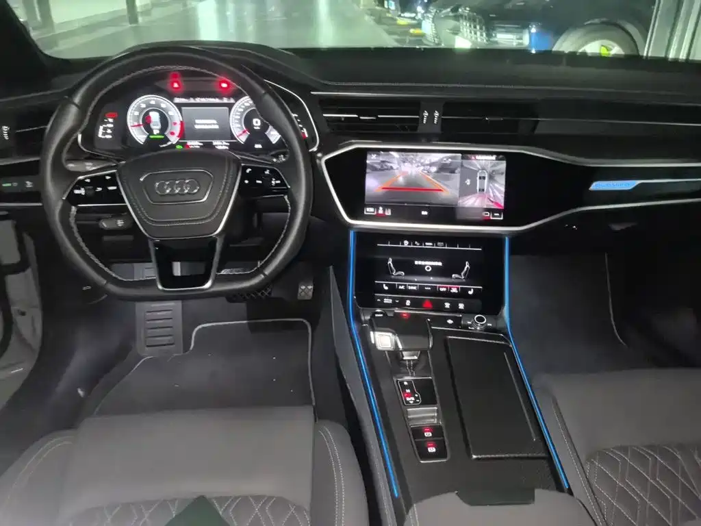 Photo 10 - Audi A7L