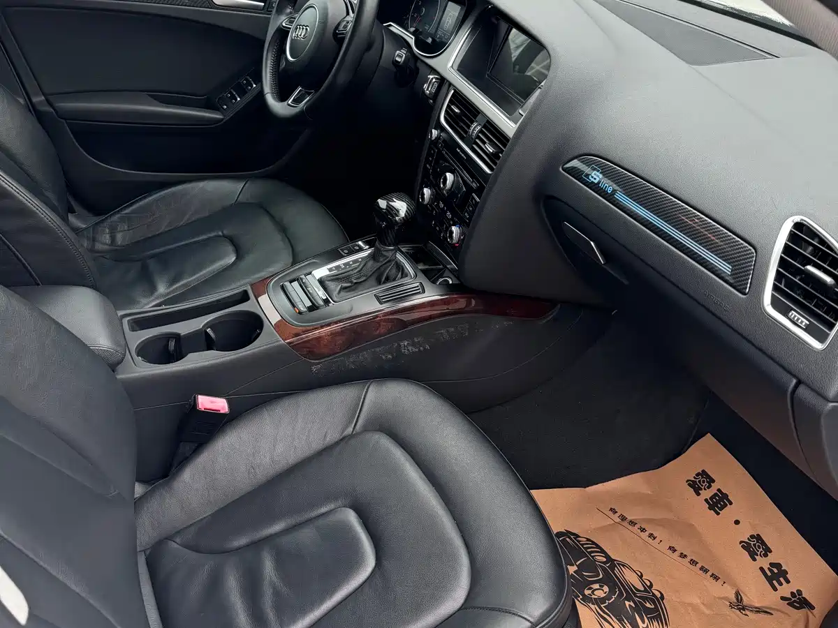 Фото 8 - Audi A4L