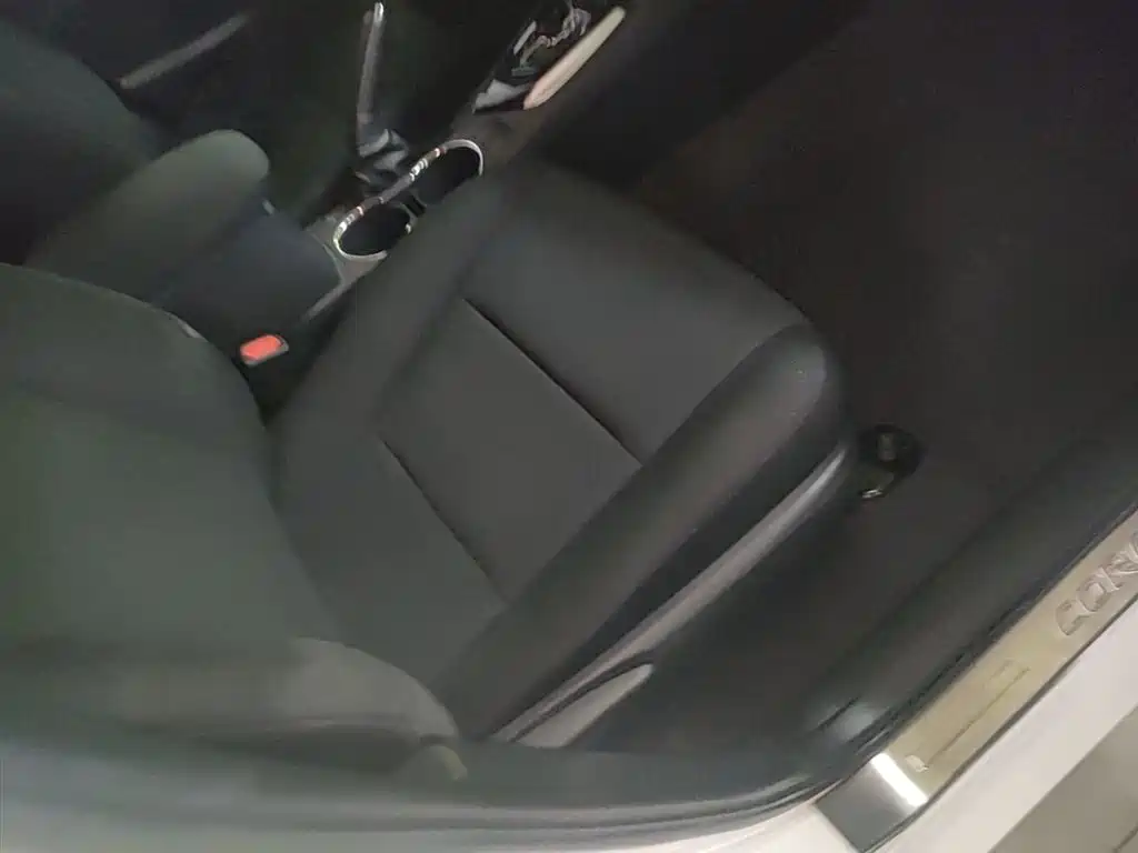 Toyota Corolla 2014 1.6L CVT GL фото 25