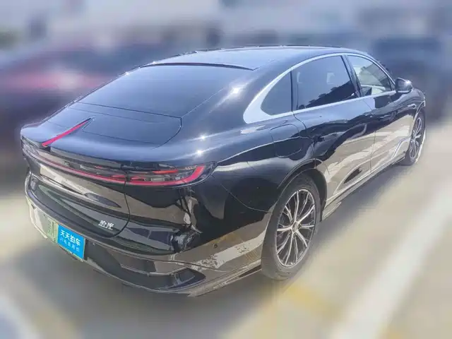 Voyah Auto VOYAH Zhuiguang 2024 PHEV AWD Ultra-long Range Executive Edition — фото 2