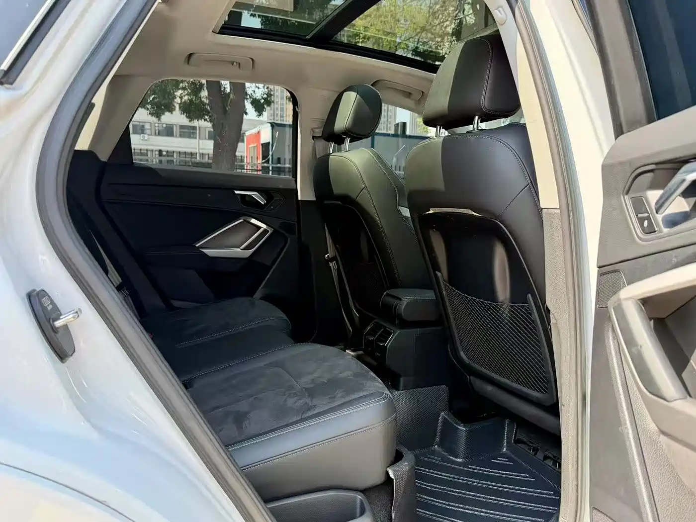 Audi Q3 2022 35 TFSI Fashion Elegance фото 5