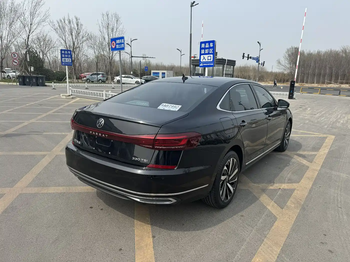 Volkswagen Passat 2022 330TSI Luxury Edition фото 6