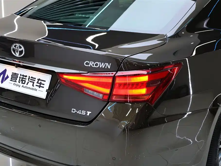 Toyota Crown 2017 2.0T Sport Edition фото 15