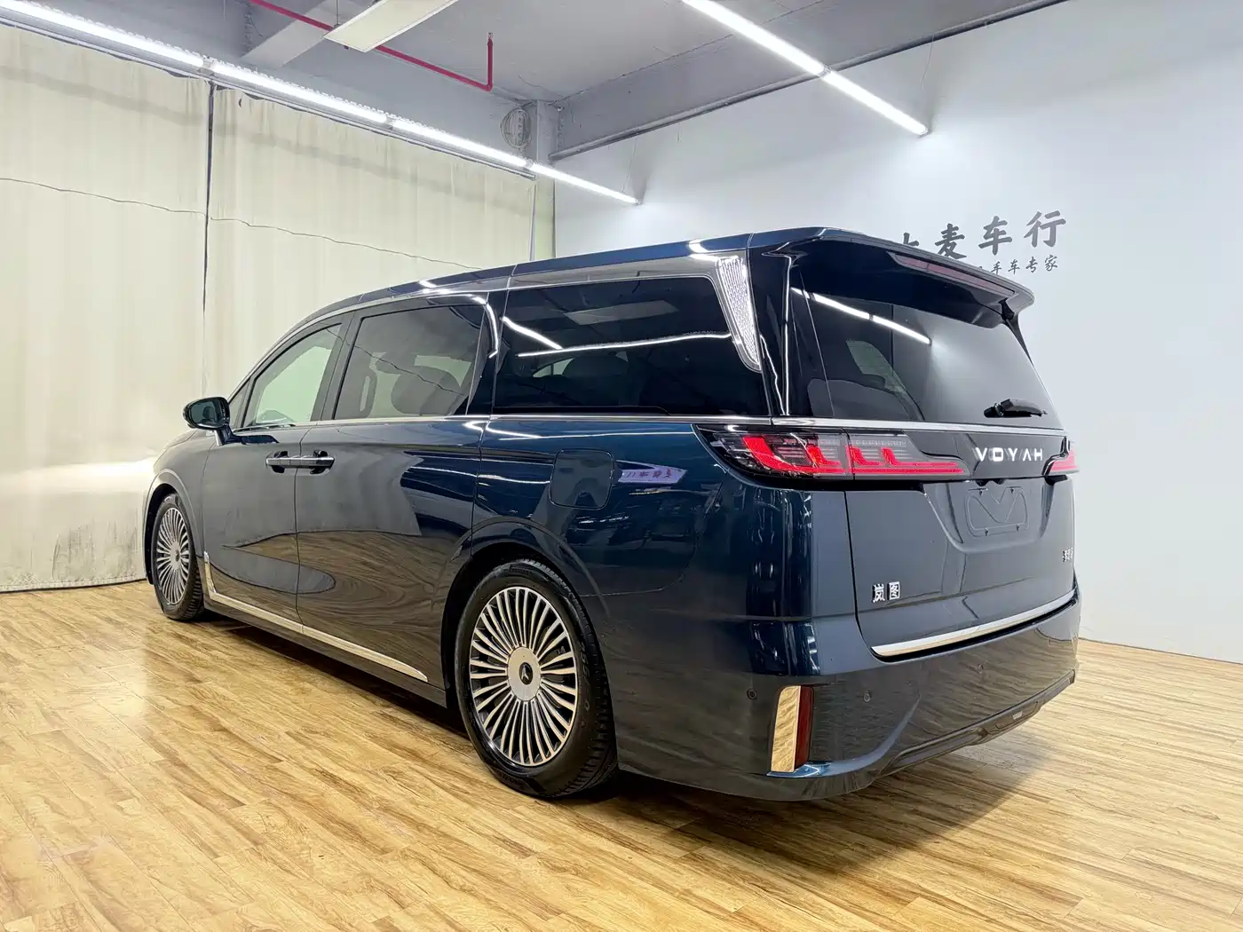 Voyah Auto Voyah Dreamer 2025 PHEV AWD Flagship Kunpeng Edition фото 6