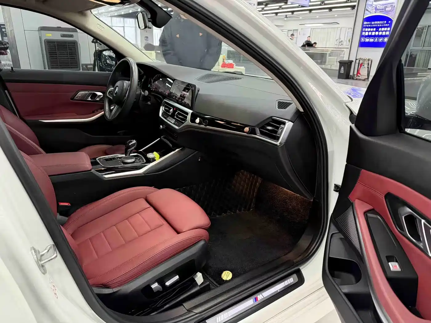 BMW 3 Series 2021 320Li M Sport Package фото 7